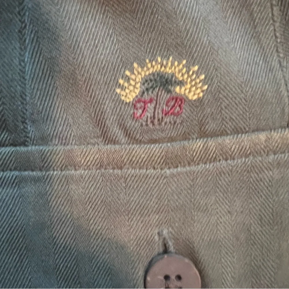 Tommy Bahama size 35 green silk shorts - Picture 9 of 10